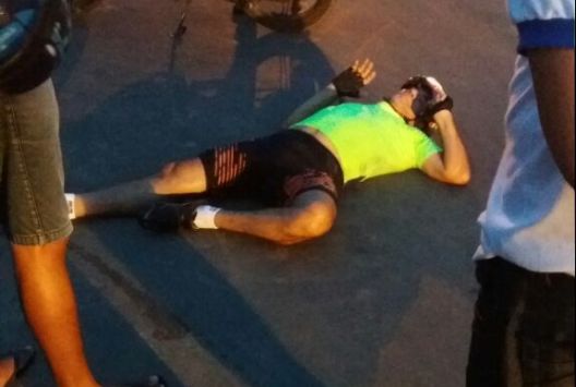 Ciclista florianense sofre tombo ao desviar de crianças em Barão de Grajaú