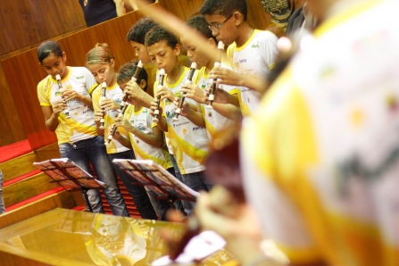 Em Sessão Solene, Projeto Música Para Todos recebe homenagem na Assembleia