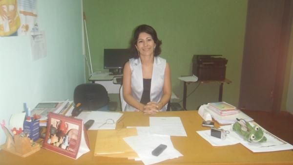 Professora Luciana Acioly, Diretora da 10&ordf; Ger&ecirc;ncia Regional de Educa&ccedil;&atilde;o.(Imagem:FlorianoNews)