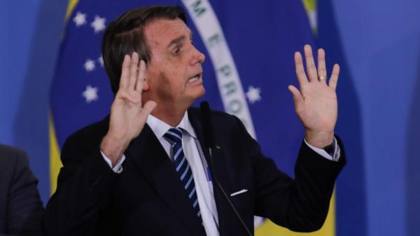 Bolsonaro diz que Lula na Presidência é "recondução do criminoso à cena do crime"