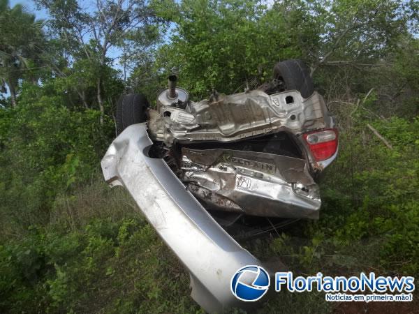 Grave acidente entre moto e carro deixa v&iacute;tima fatal na PI-140.(Imagem:FlorianoNews)