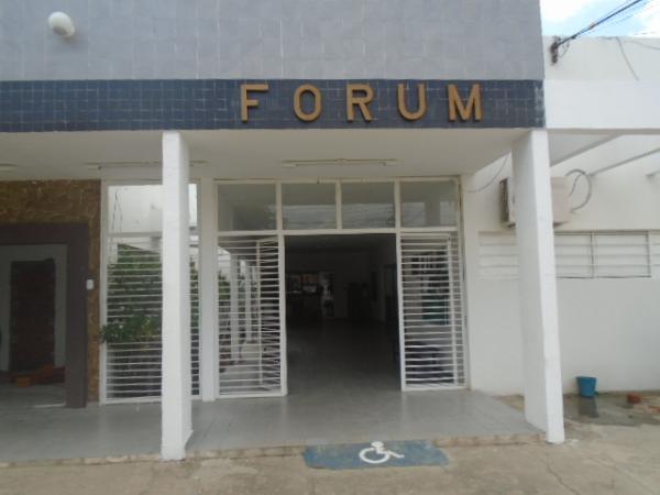 Acusado de homicídio doloso é condenado durante julgamento em Floriano