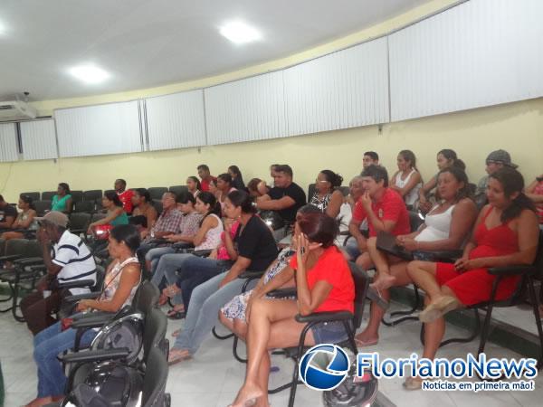 Câmara promoveu debate sobre situação de imóveis invadidos no Conjunto Zé Pereira.(Imagem:FlorianoNews)