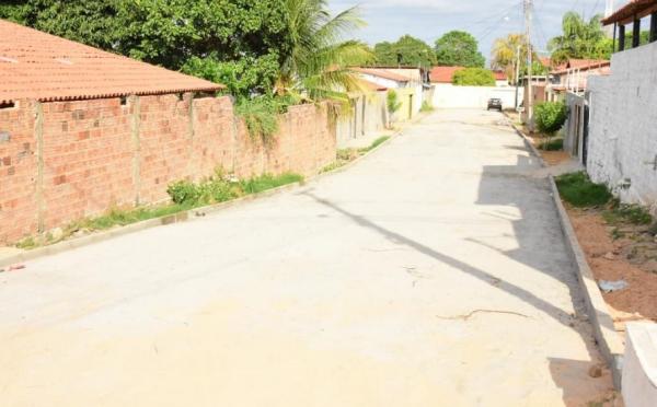 Infraestrutura inicia obras de pavimentação no bairro Santa Rita