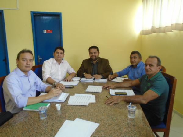 Fábio Braga propõe projeto sobre identificação dos veículos a serviço de órgãos públicos.(Imagem:FlorianoNews)