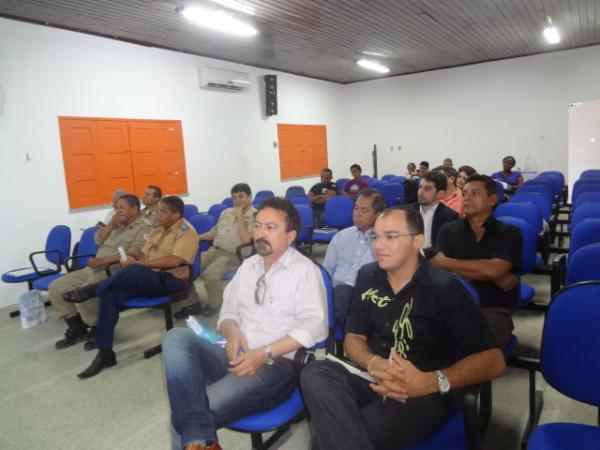 Autoridades discutem seguran&ccedil;a para a 42&ordf; Exposi&ccedil;&atilde;o Feira Agropecu&aacute;ria.(Imagem:FlorianoNews)