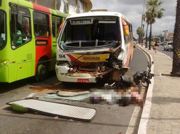 Duas pessoas morrem em acidente com cinco veículos em Teresina