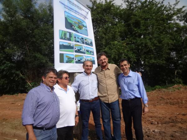 Wilson Martins assina ordem de servi&ccedil;o para a constru&ccedil;&atilde;o do Parque Beira-rio.(Imagem:FlorianoNews)