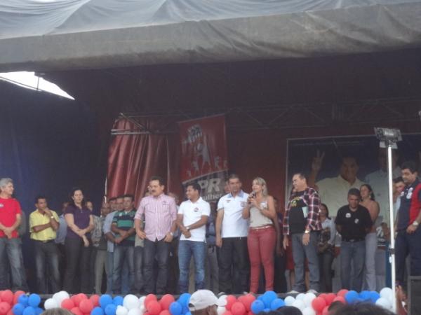 Conven&ccedil;&atilde;o homologa candidatura de Gleydson Resende e Claudim&ecirc; Lima em Bar&atilde;o de Graja&uacute;.(Imagem:FlorianoNews)