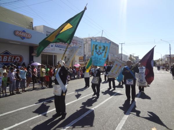 Floriano comemorou o Dia da P&aacute;tria com desfile c&iacute;vico.(Imagem:FlorianoNews)