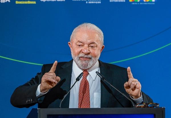 Lula cobra providências após ataques racistas ao jogador Vinícius Jr.