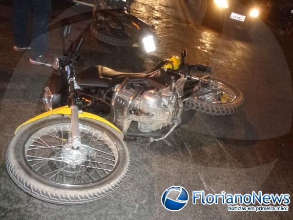 Duas motos se envolvem em acidente em Floriano.(Imagem:FlorianoNews)