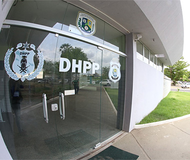 Pai e filho são presos suspeitos de matar jovem em disputa pelo tráfico de drogas