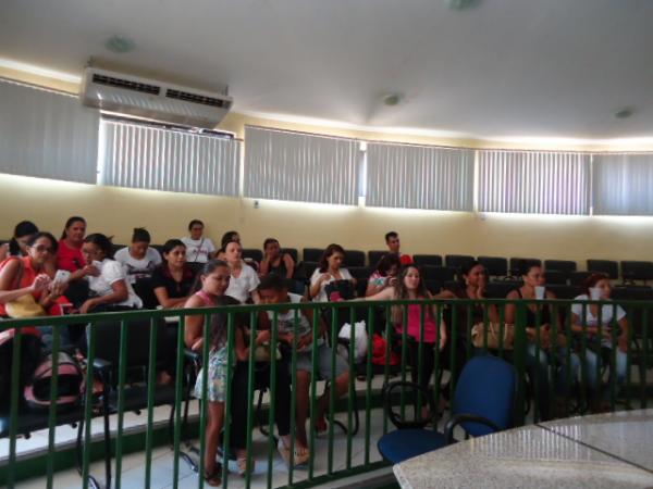 Reuni&atilde;o define plano de cargos e sal&aacute;rios dos servidores p&uacute;blicos de Floriano.(Imagem:FlorianoNews)