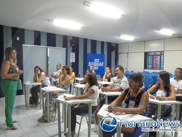 Microempreendedores participam de palestra sobre Planejamento Estrat&eacute;gico.(Imagem:FlorianoNews)