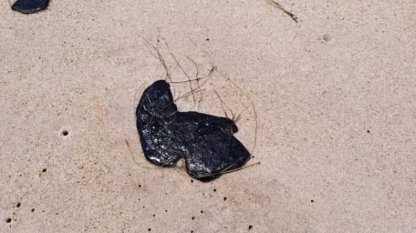 Manchas de &oacute;leo voltam a atingir o Litoral do Piau&iacute;.(Imagem:Darival J&uacute;nior)