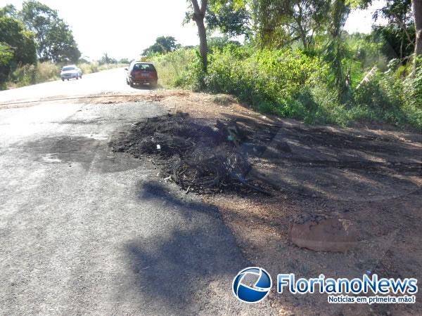 População fecha BR-343 e pede construção de quebra-molas.(Imagem:FlorianoNews)