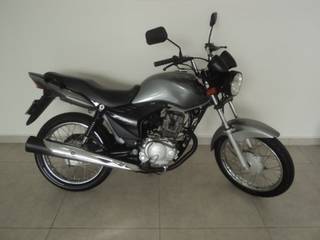 Motocicleta é tomada de assalto no bairro Irapuá