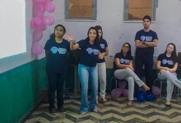 Acad&ecirc;micos da FAESF ministram palestra para alunos do PROJOVEM de Floriano.(Imagem:FAESF)
