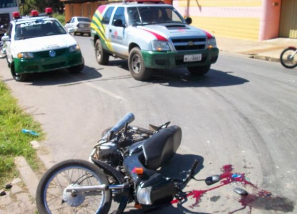 Plant&atilde;o da PM registrou acidente de tr&acirc;nsito em Floriano.(Imagem:Alonso Costa)