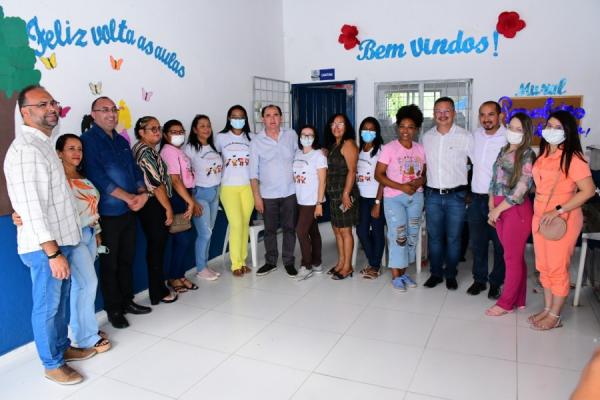 Prefeitura entrega mais uma escola reformada na programação de aniversário de Floriano
