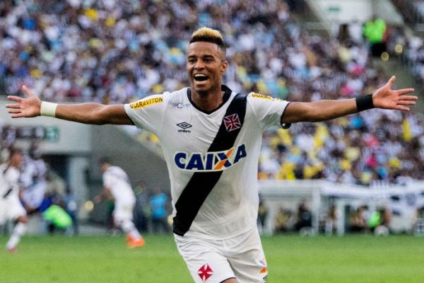 Rafael Silva abre os bra&ccedil;os e comemora o primeiro gol do Vasco no domingo.(Imagem:Paulo Fernandes / Vasco.com.br)