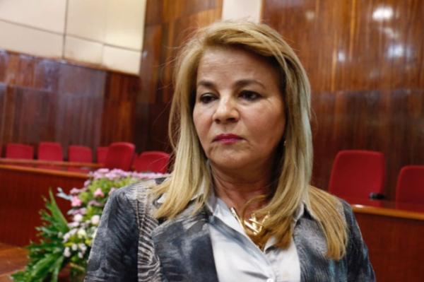 Juíza aguarda conclusão do inquérito de bebê mordido para decidir sobre guarda da mãe