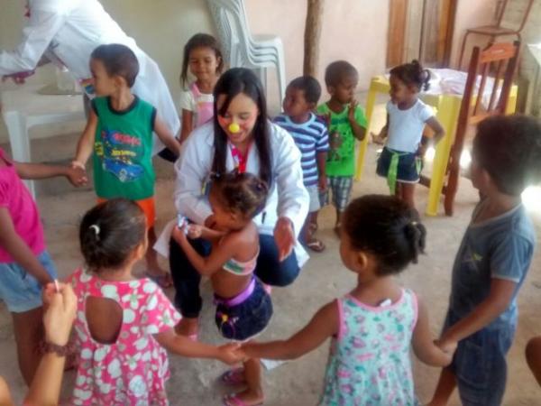Profissionais Sa&uacute;de atualizam caderneta de vacina&ccedil;&atilde;o infantil.(Imagem:Waldemir Miranda)