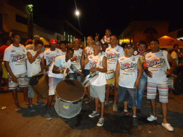 Folia na Avenida Get&uacute;lio Vergas. (Imagem:FlorianoNews)