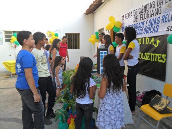 Realizada 2&ordf; Feira de Ci&ecirc;ncias da Escola Mega de Floriano.(Imagem:FlorianoNews)