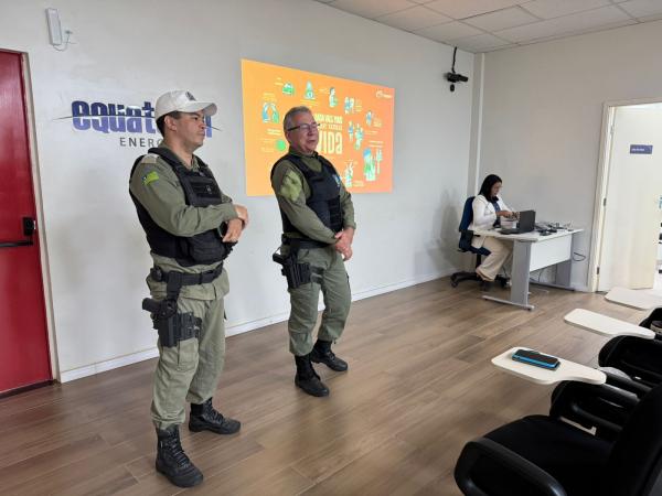  3&ordm; BPM realiza palestra sobre seguran&ccedil;a no tr&acirc;nsito para motociclistas na Equatorial Piau&iacute;(Imagem:Divulga&ccedil;&atilde;o/PM)