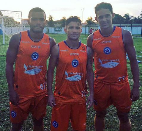 Clubes contratam dois times e meio para reta final do Piauiense