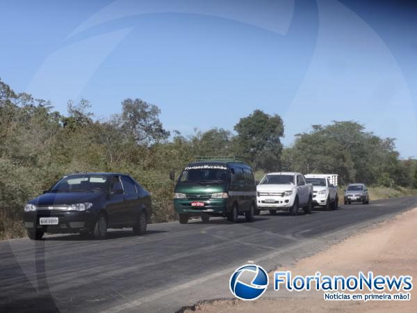 Buraco na pista provoca grave acidente na BR-343.(Imagem:FlorianoNews)
