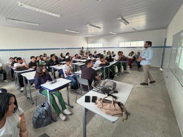 Porto Piauí apresenta desafios e oportunidades do setor marítimo para estudantes da Escola do Mar