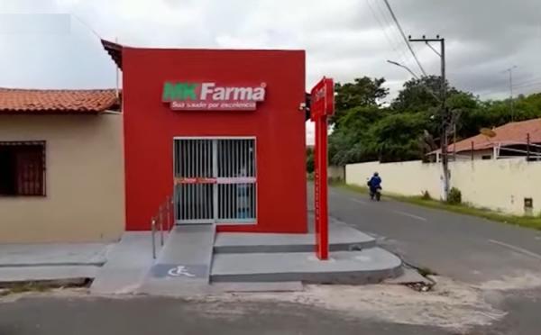 De bicicleta, dupla invade farmácia em Floriano e anuncia assalto