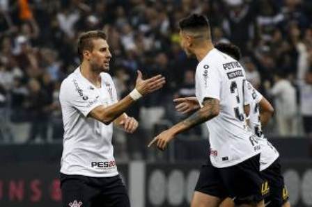 Justiça penhora parte de renda do Santos em jogo decisivo na Libertadores