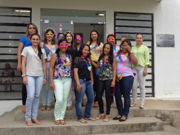 Unidade de Sa&uacute;de Helvidio de Holanda Barros realiza carnaval dos idosos.(Imagem:FlorianoNews)