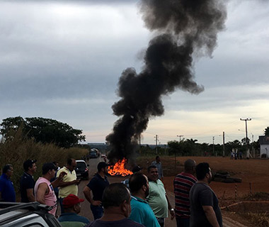 Caminhoneiros anunciam que vão fechar BR-316 em Teresina nesta quarta
