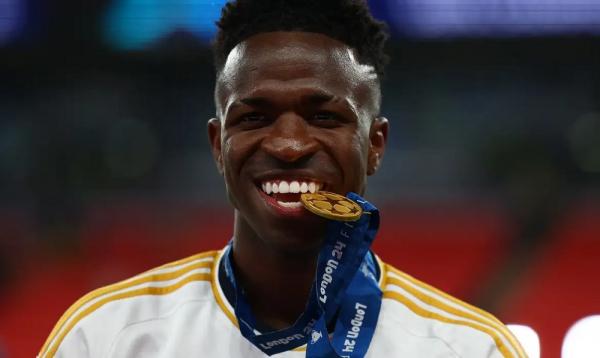 Vini Jr. termina temporada em alta e lidera corrida pela Bola de Ouro
