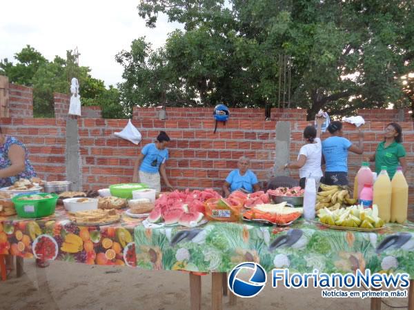 Caf&eacute; partilhado nas primeiras edifica&ccedil;&otilde;es da igreja.(Imagem:FlorianoNews)