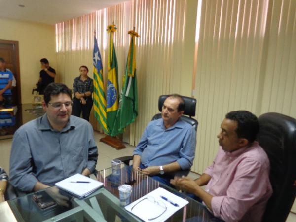 Sesapi garante convênio com Floriano para conclusão das obras da Policlínica.(Imagem:FlorianoNews)
