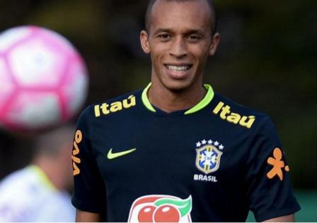 Flamengo tenta contratação do zagueiro da seleção brasileira Miranda