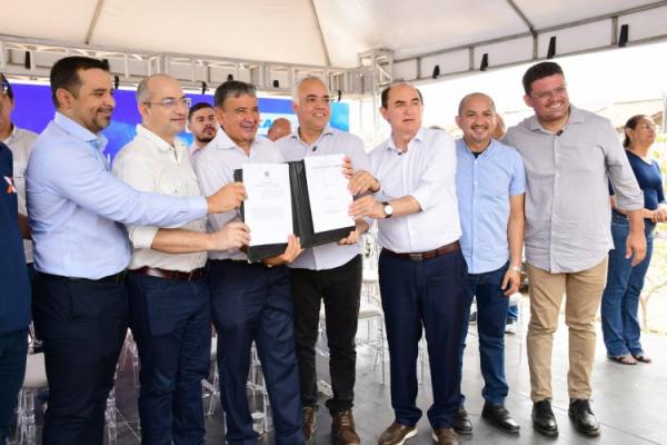 Prefeitura de Floriano entrega 72 casas no Residencial Cajueiro II e anuncia mais 150 unidades(Imagem:Secom)