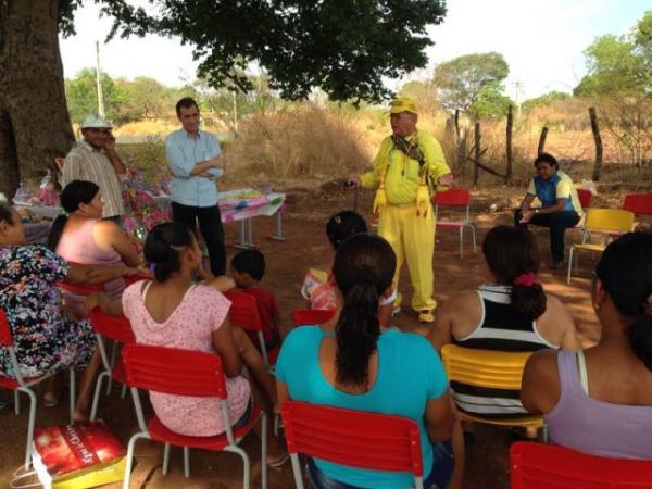 Prefeito participa do encerramento do curso de artesanato na comunidade Buqueir&atilde;o.(Imagem:Secom)