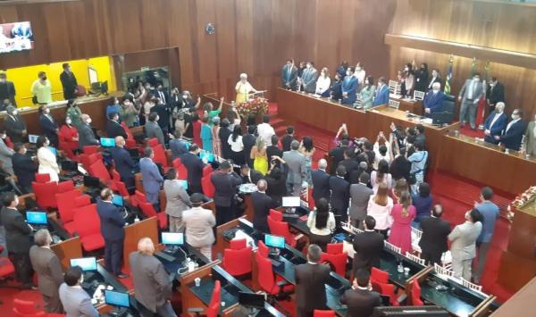 Regina Sousa (PT) toma posse como governadora do Piauí