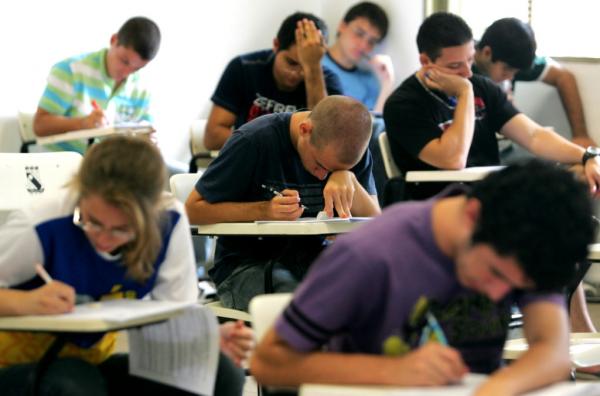 14 órgãos abrem as inscrições nesta segunda para quase 500 vagas