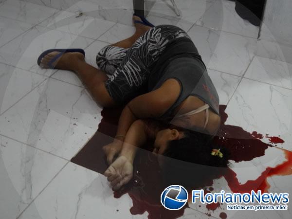 Homem mata a mulher com sete facadas em Bar&atilde;o de Graja&uacute;.(Imagem:FlorianoNews)
