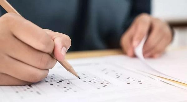 Mais de 150 concursos públicos com inscrições abertas oferecem 22,6 mil vagas; veja lista