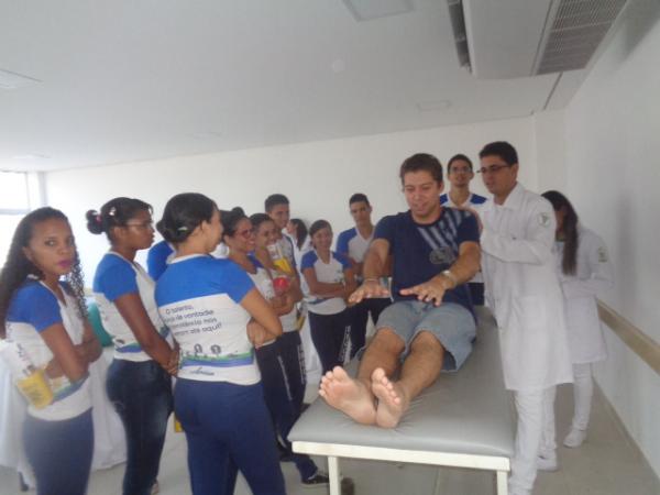 FAESF realiza Feira das Profiss&otilde;es para estudantes em Floriano.(Imagem:FlorianoNews)