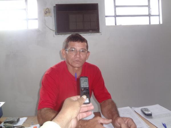 Diretor da CAEMA explica falta d?&aacute;gua na parte alta da cidade.(Imagem:FlorianoNews)